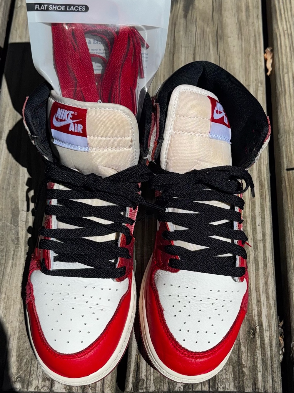 Nike 7Y Jordan 1 Retro High red and white Sneakers